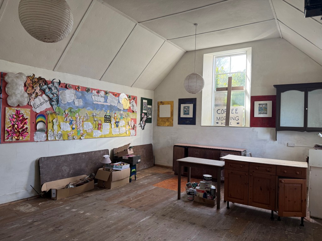 Lot: 120 - FREEHOLD DETACHED FORMER METHODIST CHURCH WITH POTENTIAL - Former Sunday school and meeting room